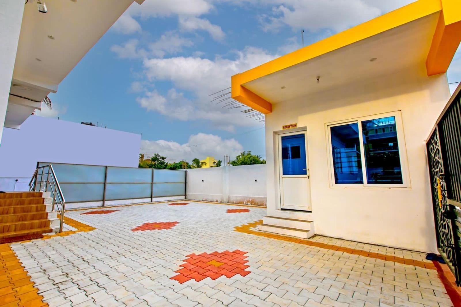 Dreamland Retreat With Swimming Pool Apartment Kottakuppam Exterior photo